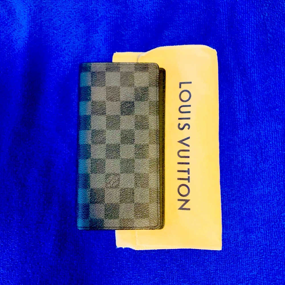 Louis Vuitton wallet brand new